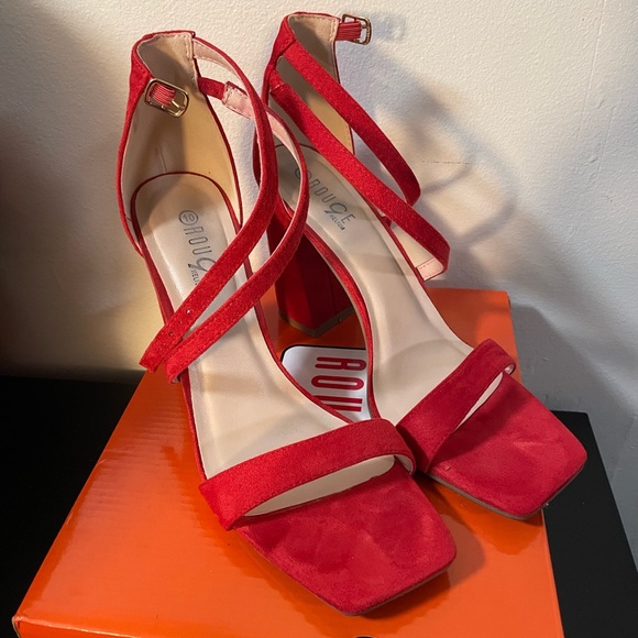 SEXY RED - Picture 9 of 10